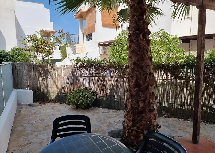 Casa Baja Naturista Con Patio En Primera Linea!